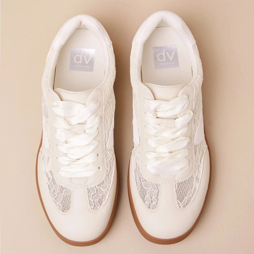 DV By Dolce Vita Voyage Ivory Lace Lace-Up Sneakers Sz 10